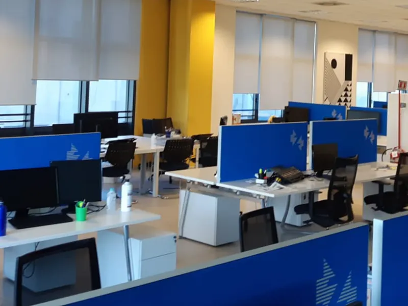 applications-of-desk-partition-panels