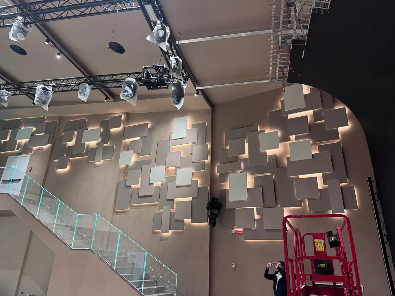 sound-absorbing-panels-for-art-exhibitions