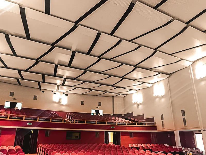 sound-absorbing-panels-for-theatres